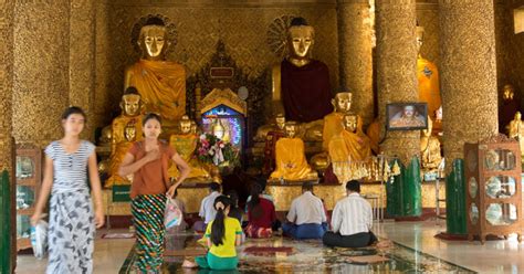 Il Regno di Tarumanagara: Un Esplorazione dell’Influenza del Buddhismo e dell'Arte Monumentale nell'Indonesia Antica