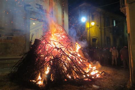 La Grande Festa del Sol: Un Rito Ancestrale di Rinnovamento e Sacrificio nella Pre-Colombiana Colombia del IV Secolo